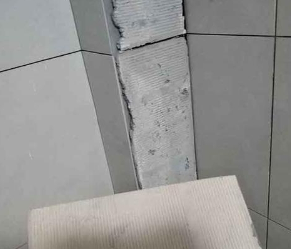 长春市瓷砖空鼓维修公司分享下厨房瓷砖脱落的补救措施。